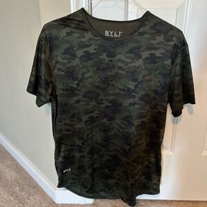 BYLT active wear curve hem shirt and tank top bundle in green camo - medium